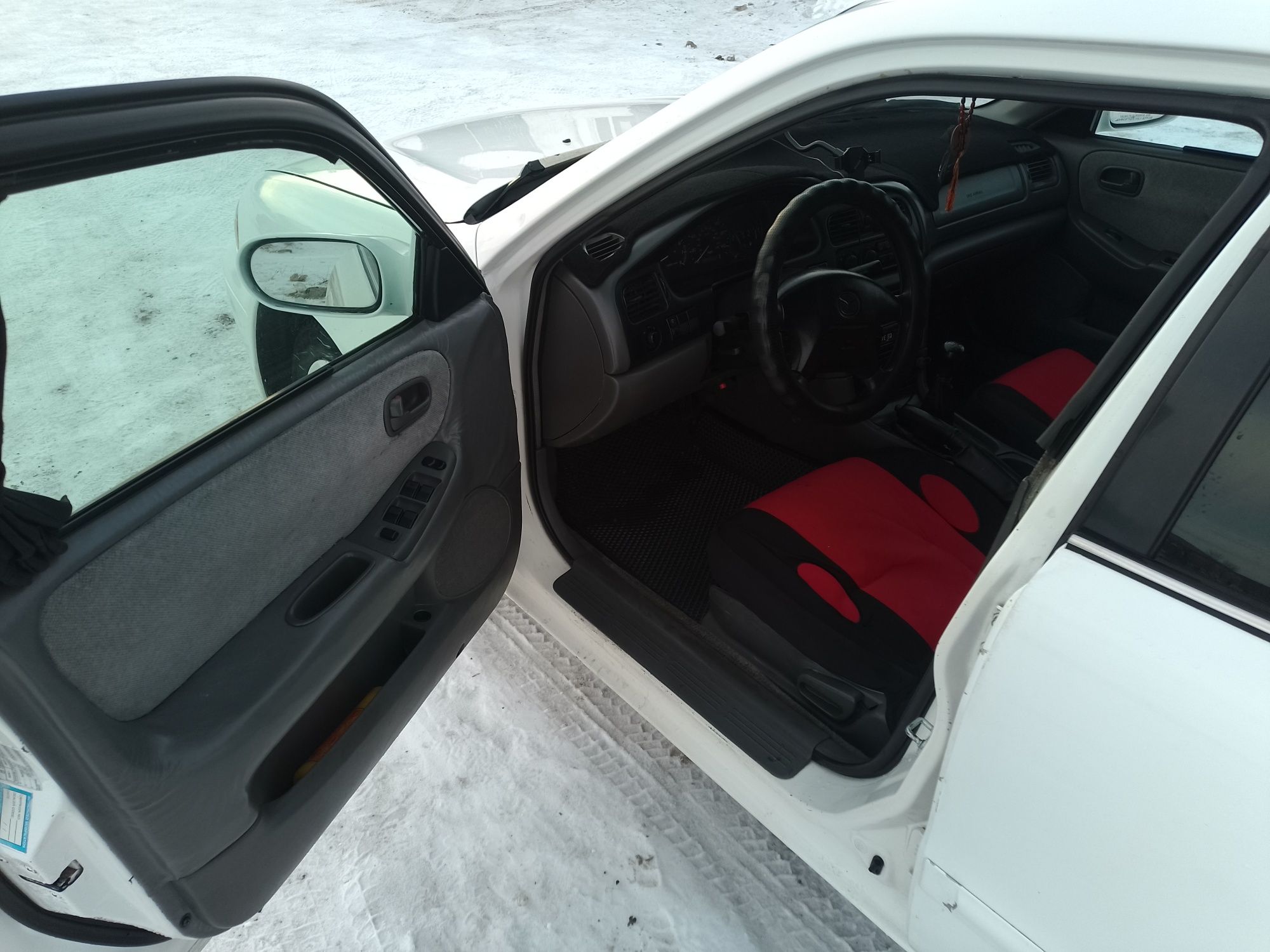 Продам Мазду американец 626