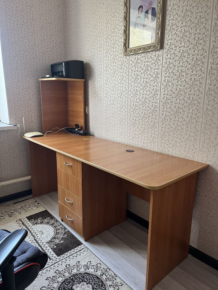 Компьютерный стол