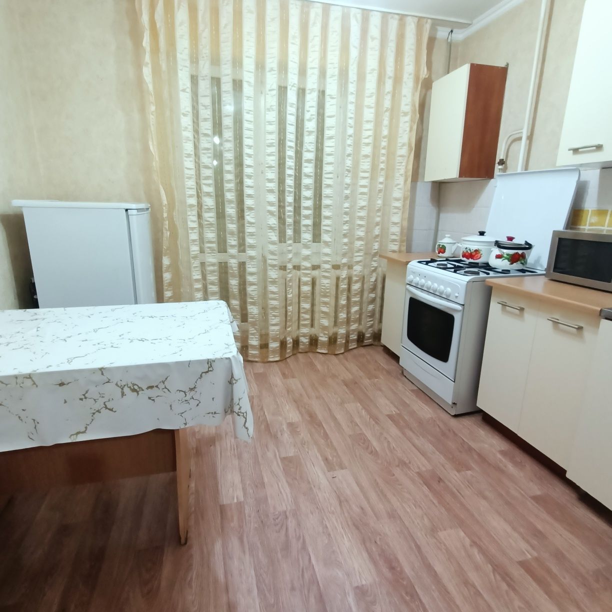 Сдам посуточно 2 кв в 11микр район керуен Сити аквапарк квартира