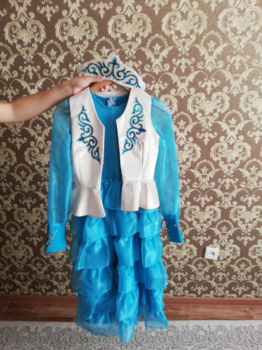 Продам казакское платья на 10-11 лет