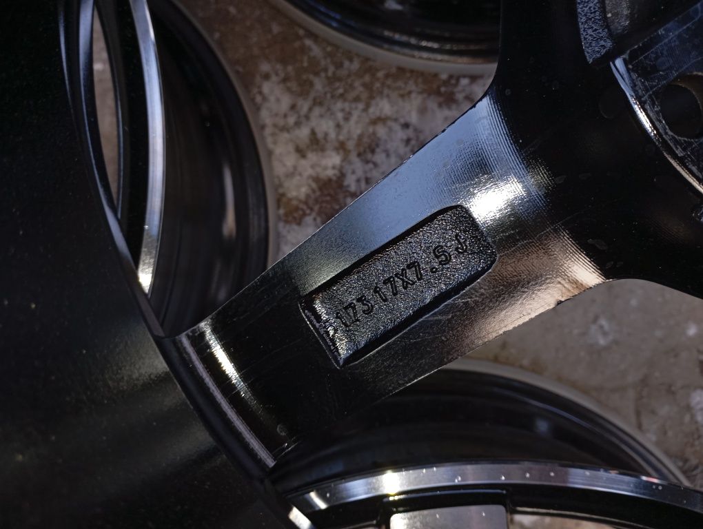 Диски Vossen 17 разноразмерные пер J7,5 зад J8 ет 35 крепёж 5/114,3
