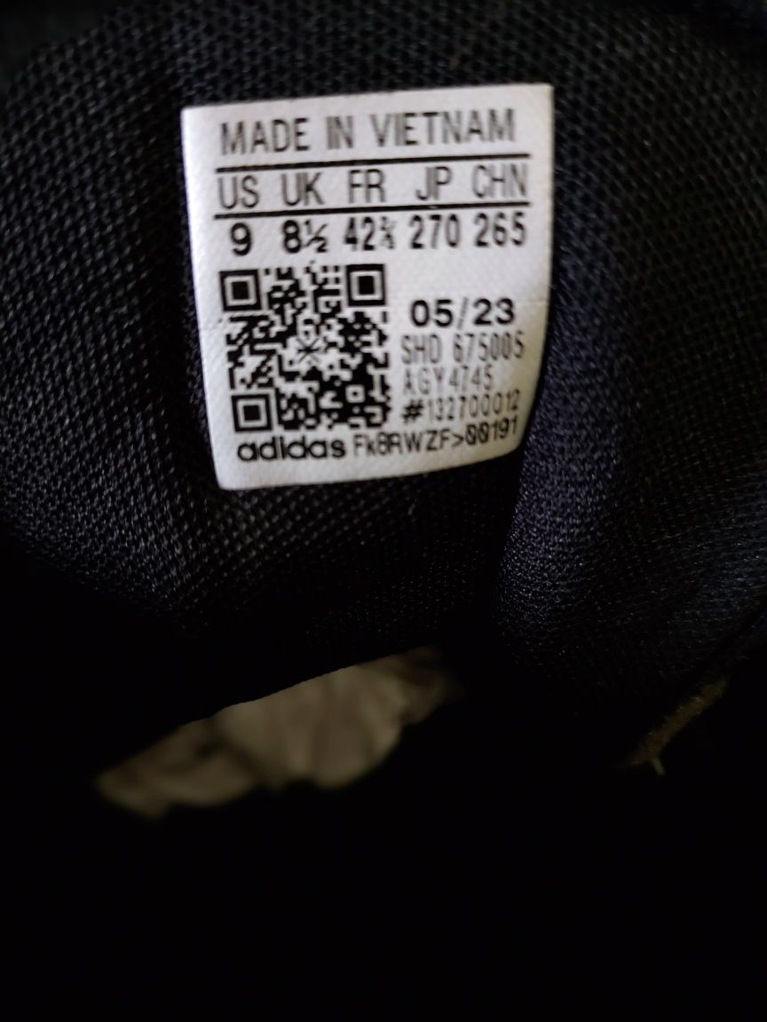 Кроссовки Adidas
