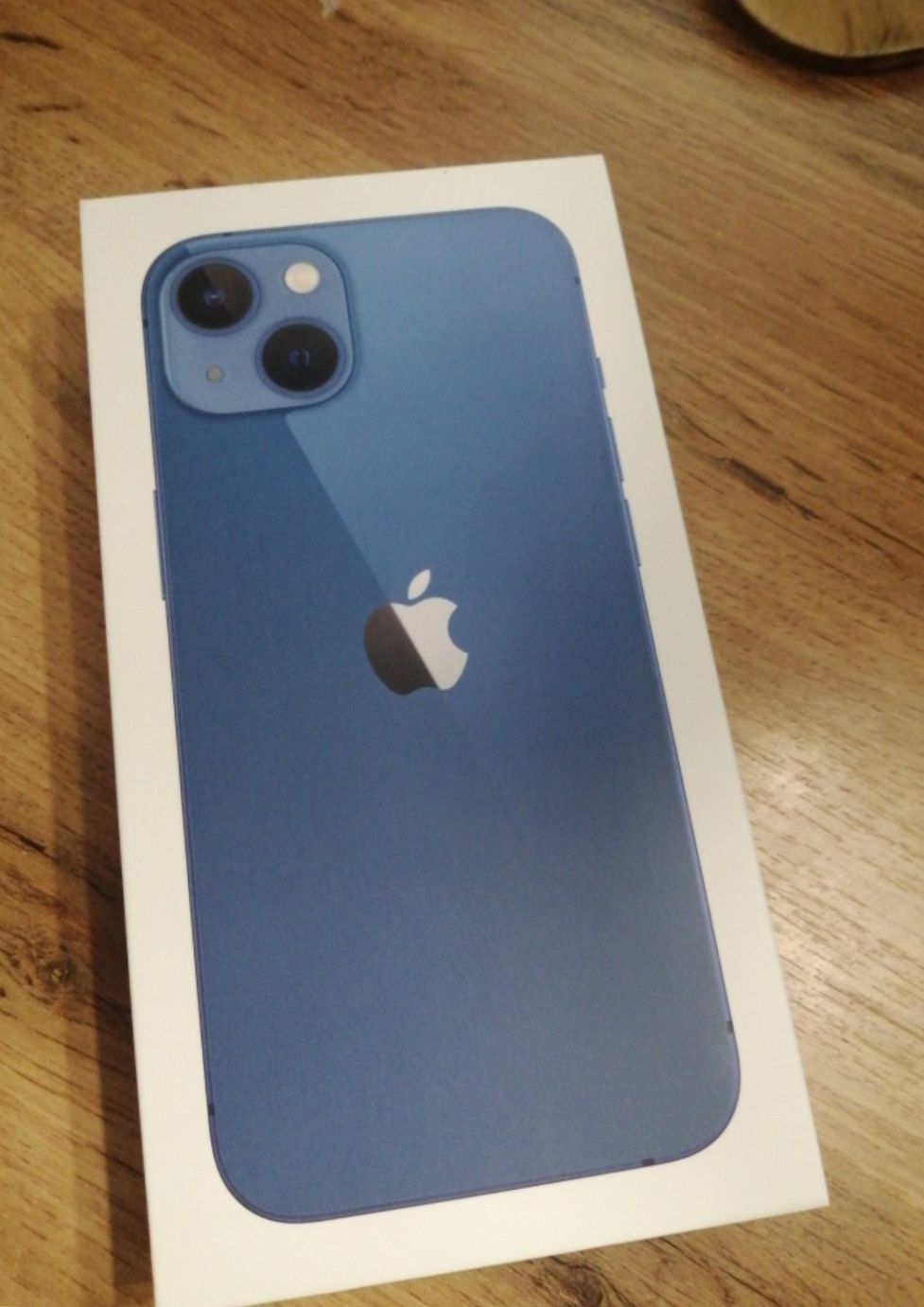 Продам iPhone 13