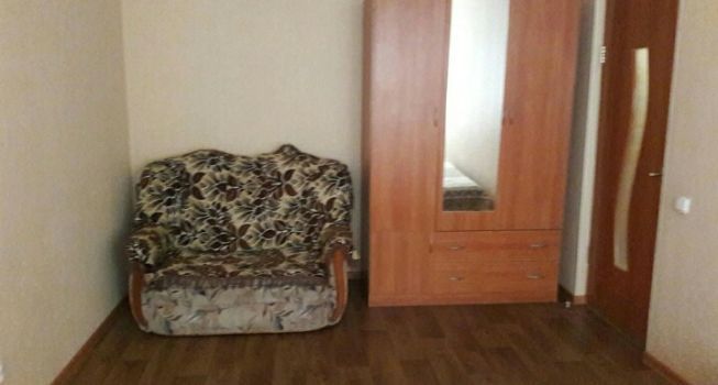 Аренда  1 ком квартира по часам по суточно 8 мкр центр, р/н Алтай цен