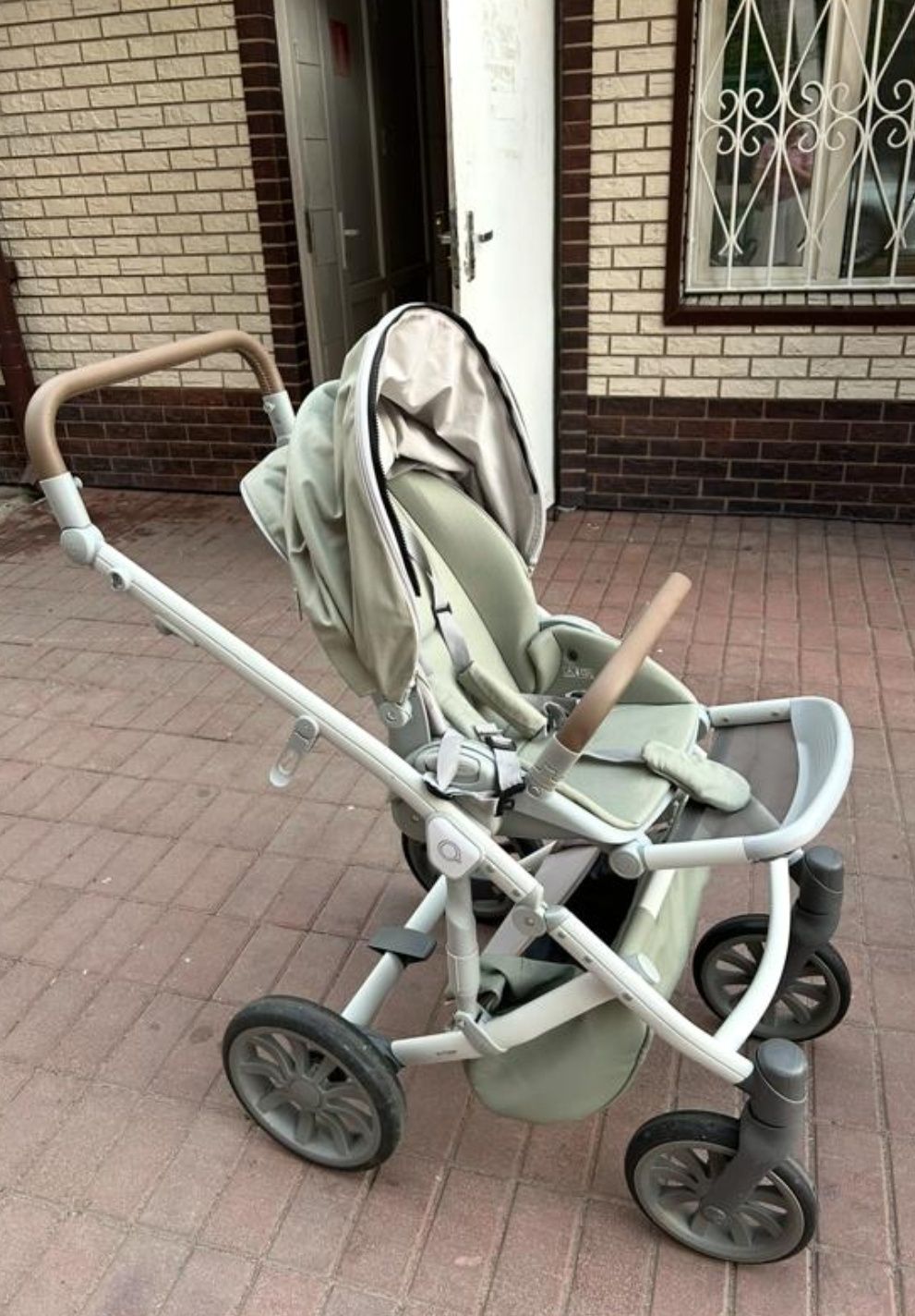 Продам коляску Anex
