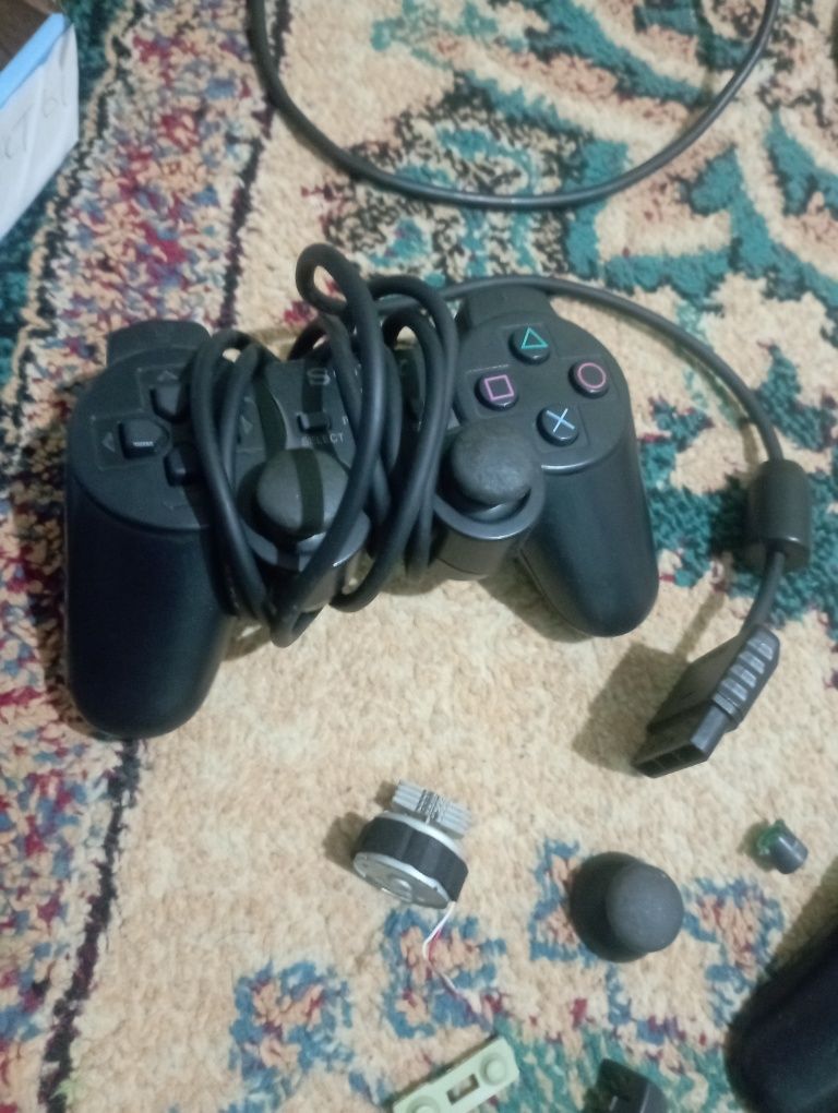 Продам запчясти для playstation 2 и джостик не работает