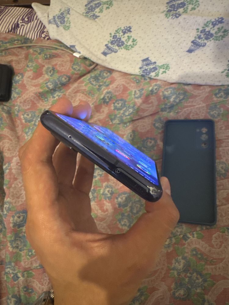 Galaxy s20 FE бууу
