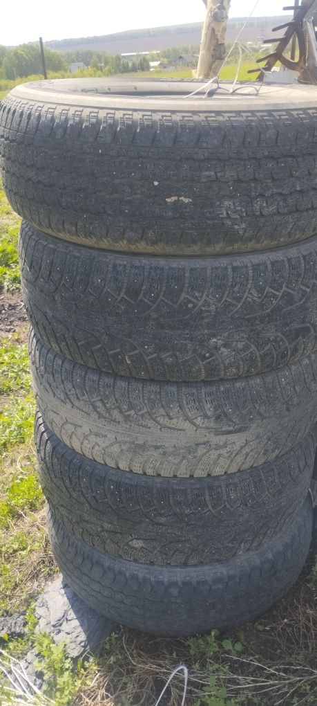 Шины 17 продам срочно