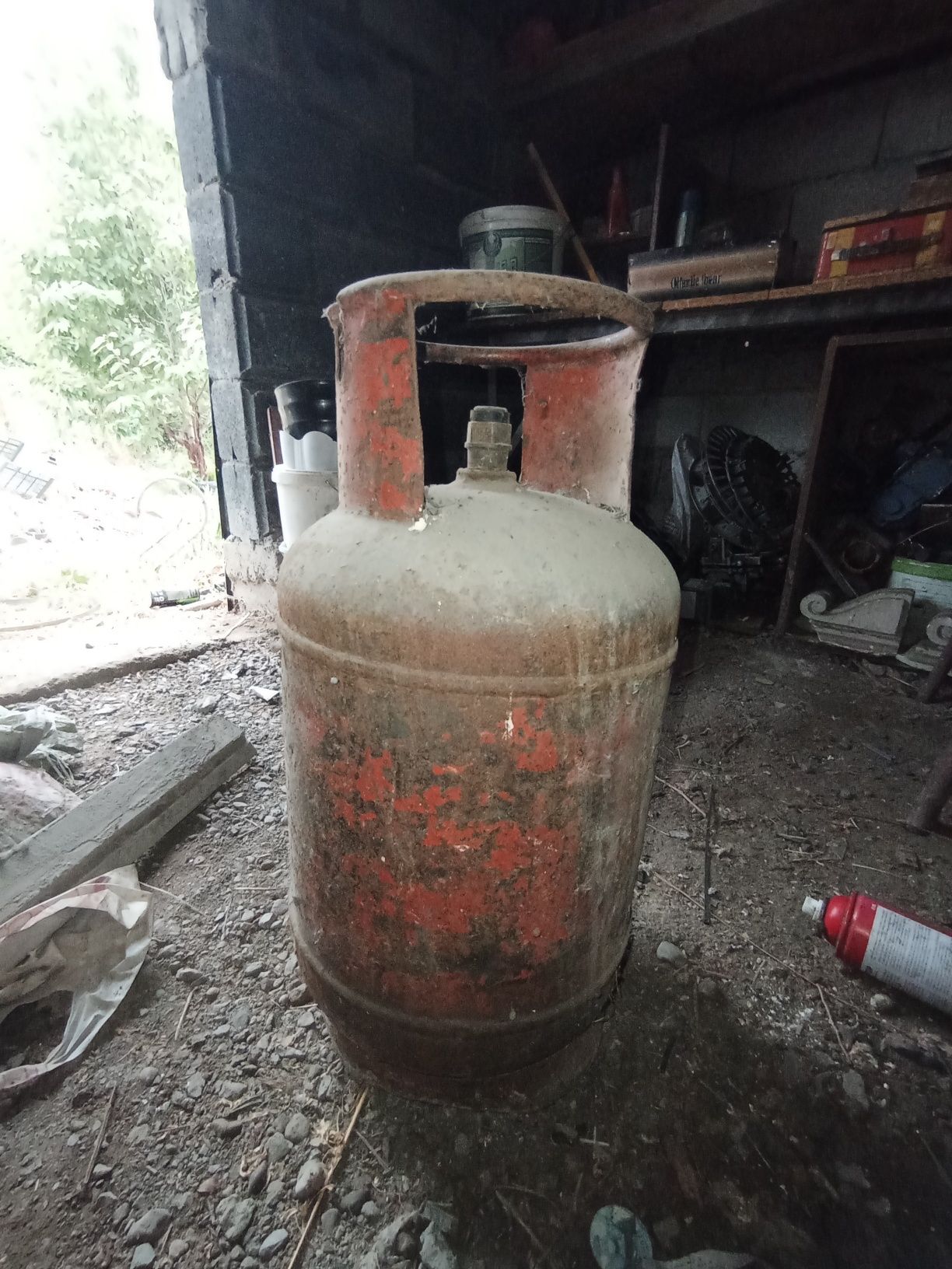 Продаю газ баллон
