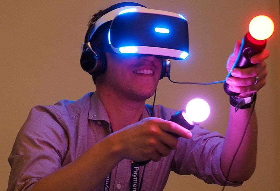 Продам play station 4 slim+ ps vr