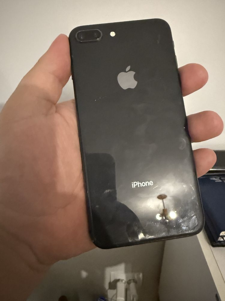 Продам Iphone 8 plus 64