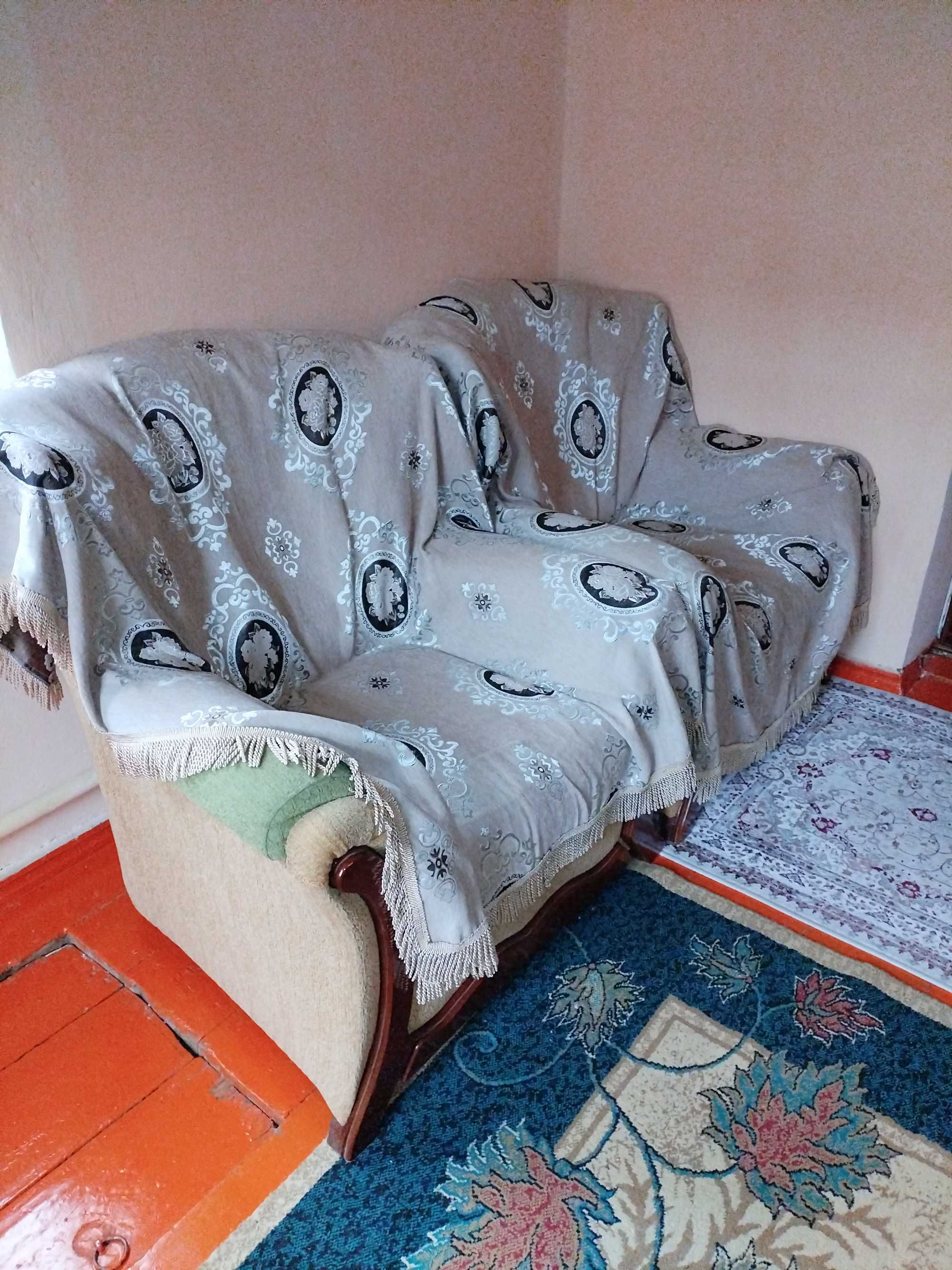 Продаётся Диван с креслом. Срочно состояние хорошее