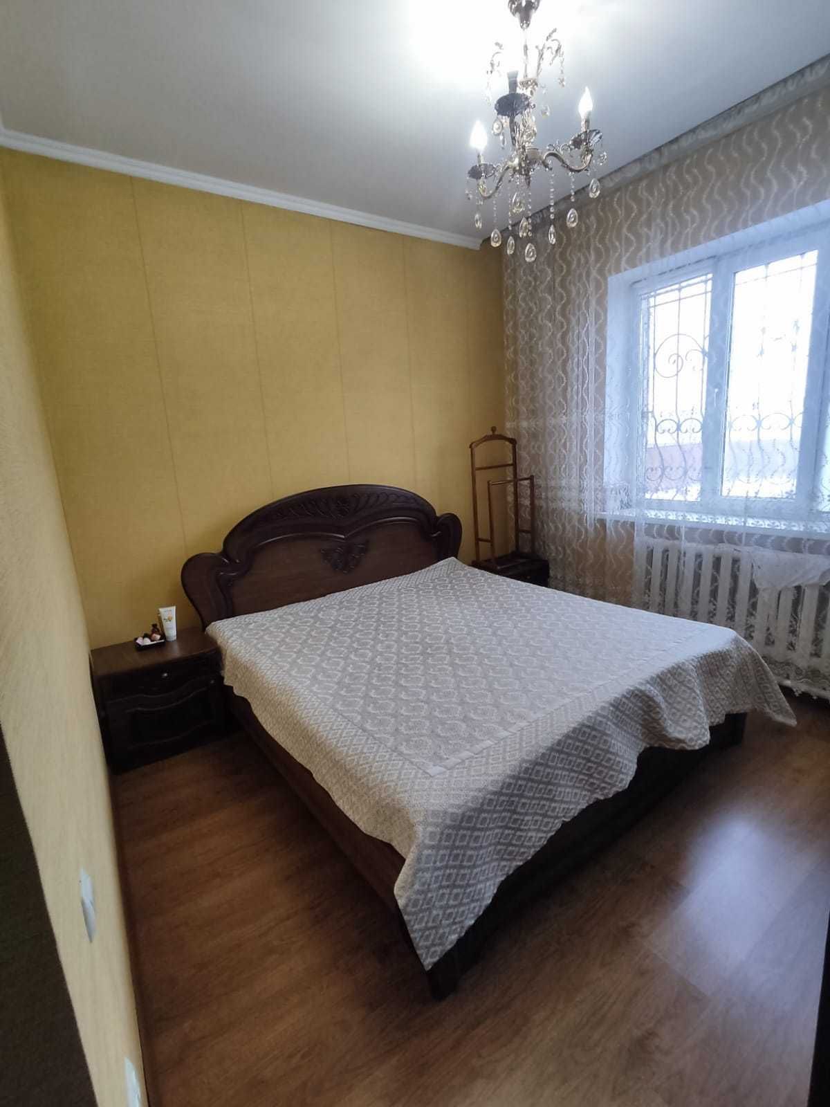 Спальный гарнитур и кровать