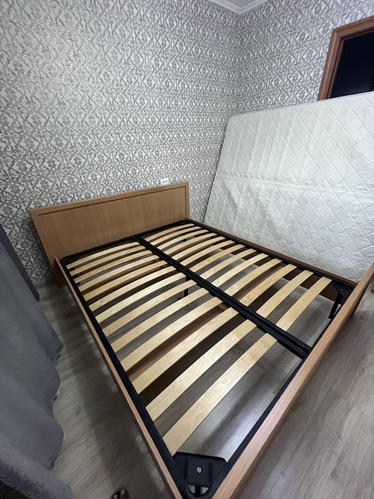 Срочно продам двухспальную кровать