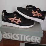 Новые гелевые кроссовки AsicsTiger Gelsaga из США очень красивая