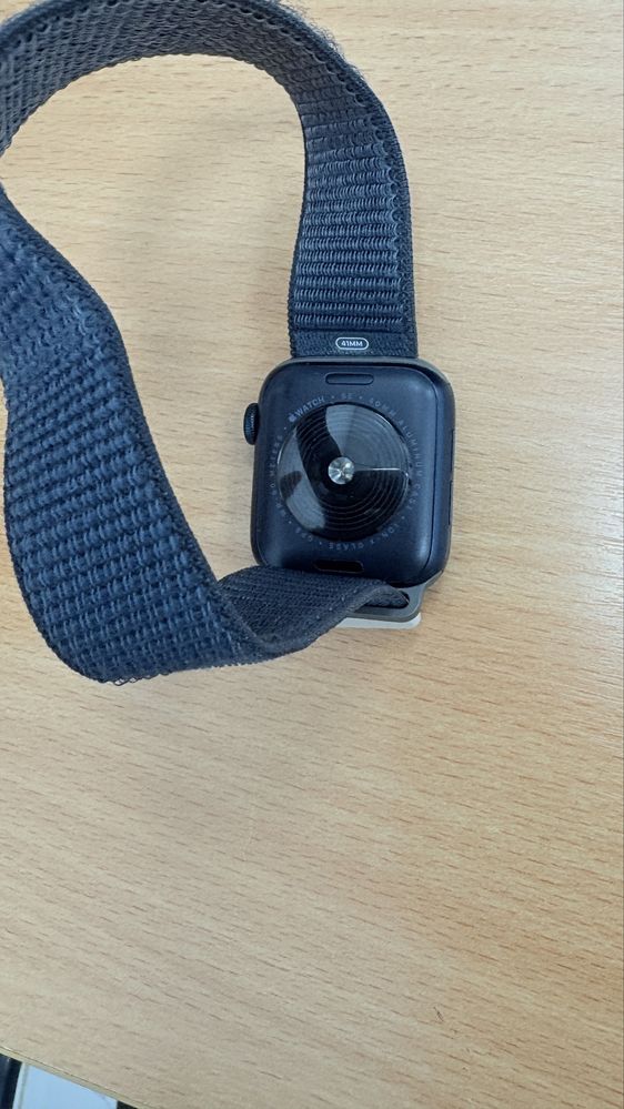 Продается Apple watch SE 40