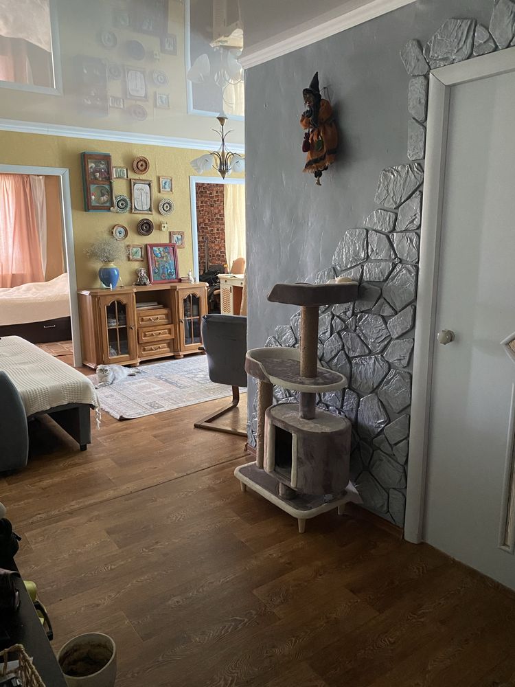Продам 4-х комн.кв 3мкр 10дом 3 этаж