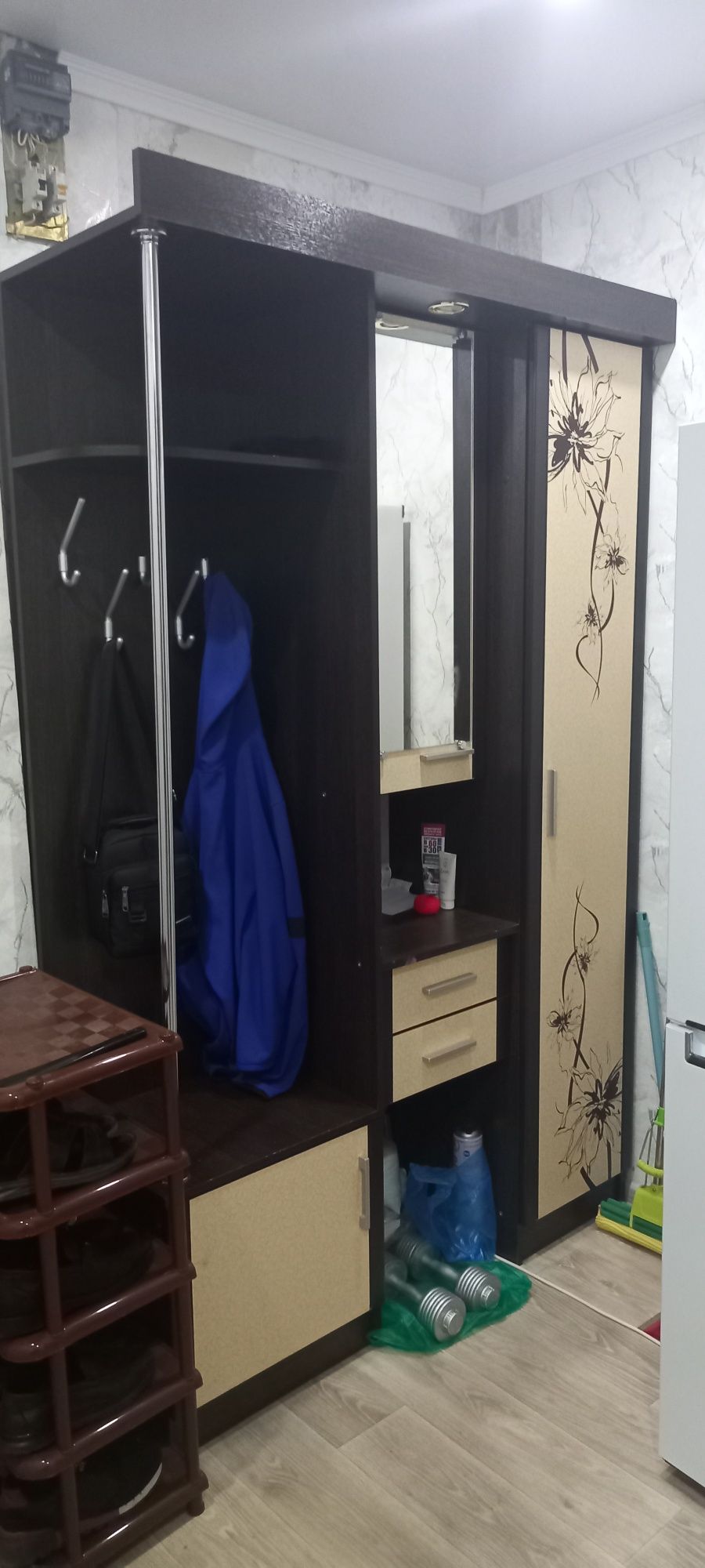 Продам  прихожую