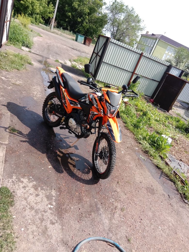 Продам мотоцикл 250 кубов