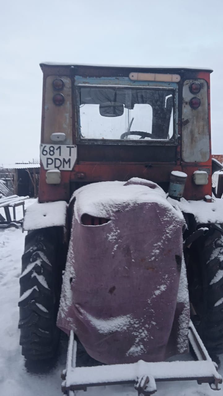 Продам трактор т16