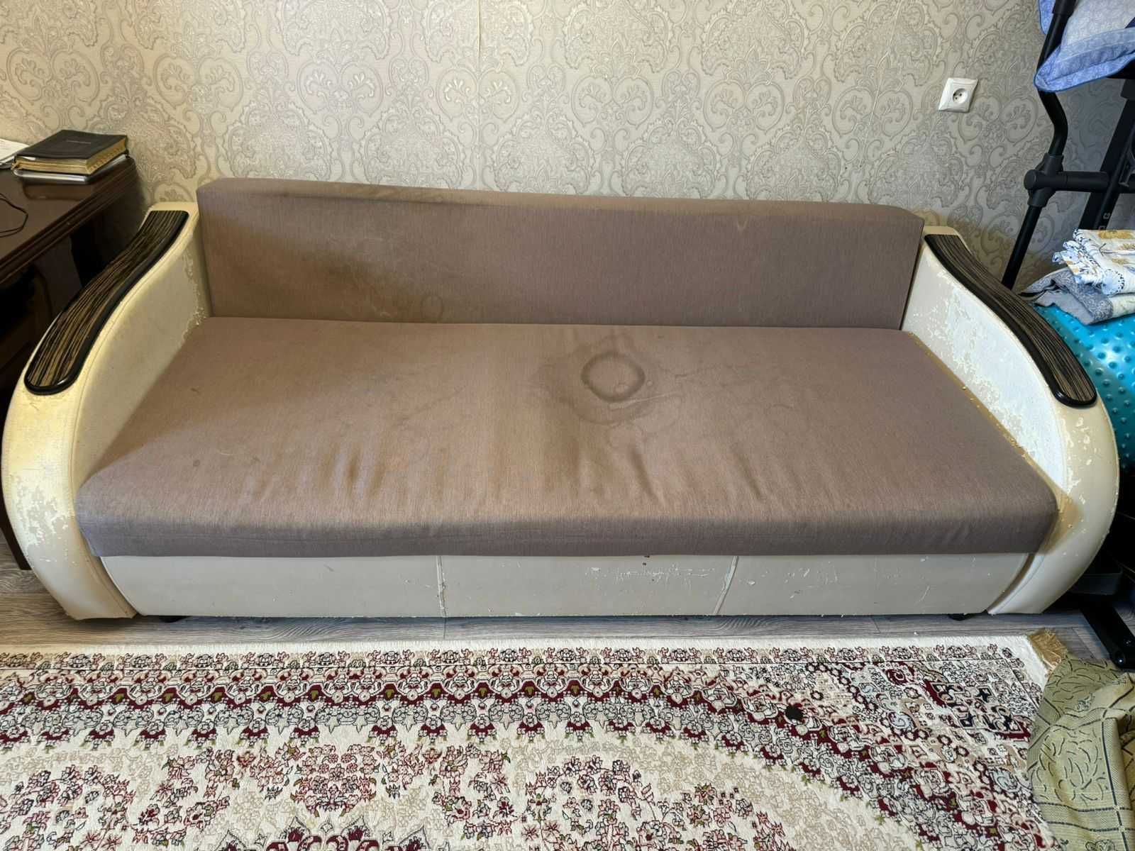 продам диван - 10 000 тенге