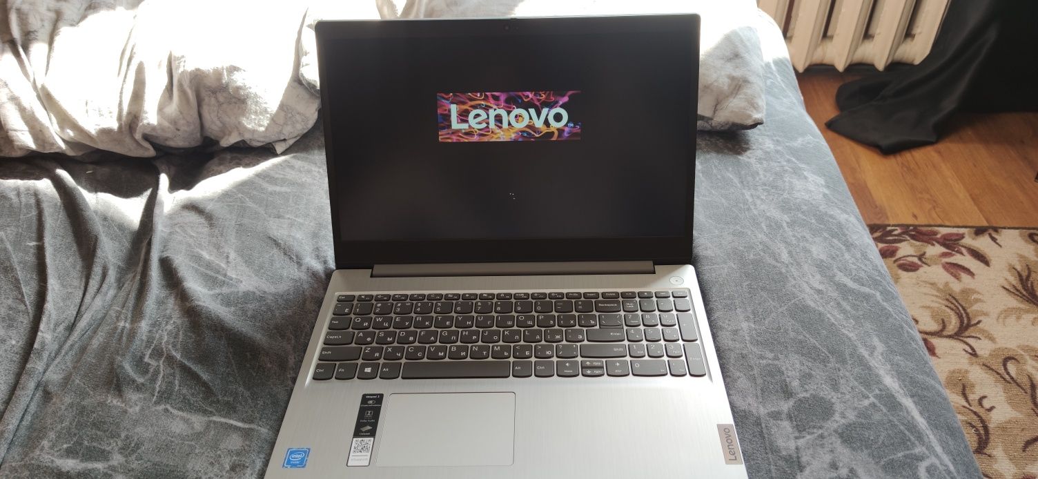 Ноутбук- Lenovo , почти новый