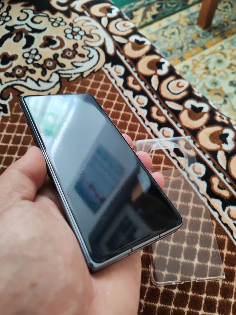 Срочно есть рассрочка Продам Huawei Mate X3