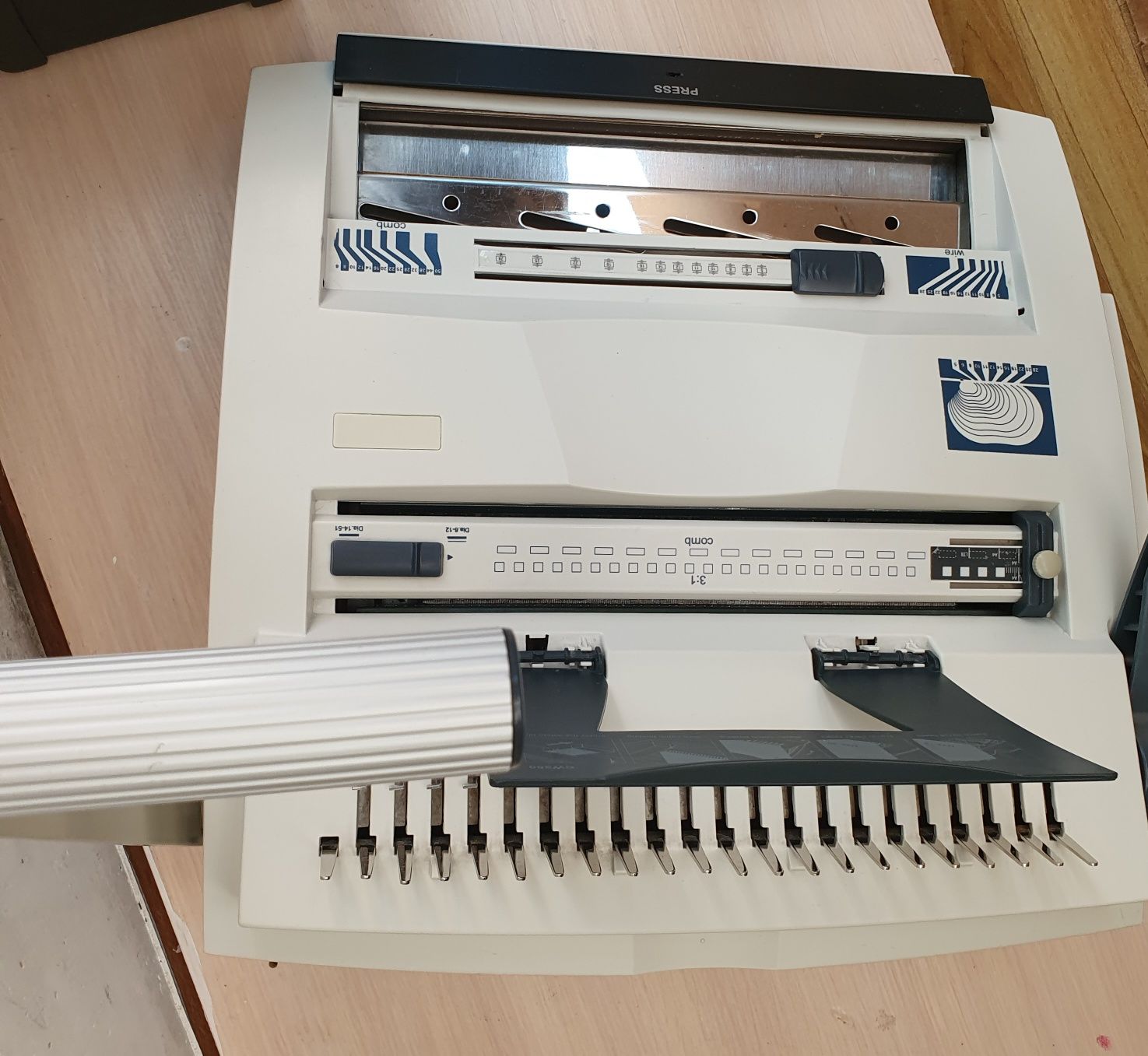 Брощуровщик комбинированный DSB CW-350.(Переплётчик)