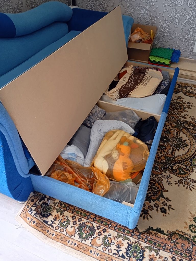 Продается диван с ящиком