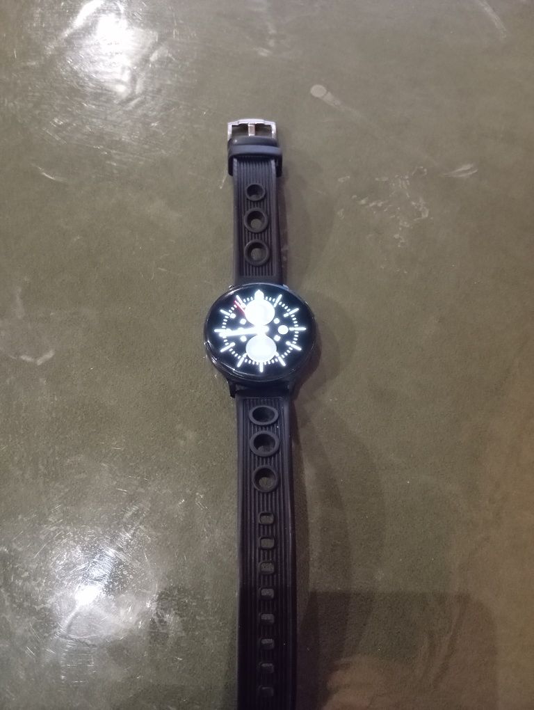Samsung galaxy watch 2 продам б/у в хорошем состоянии