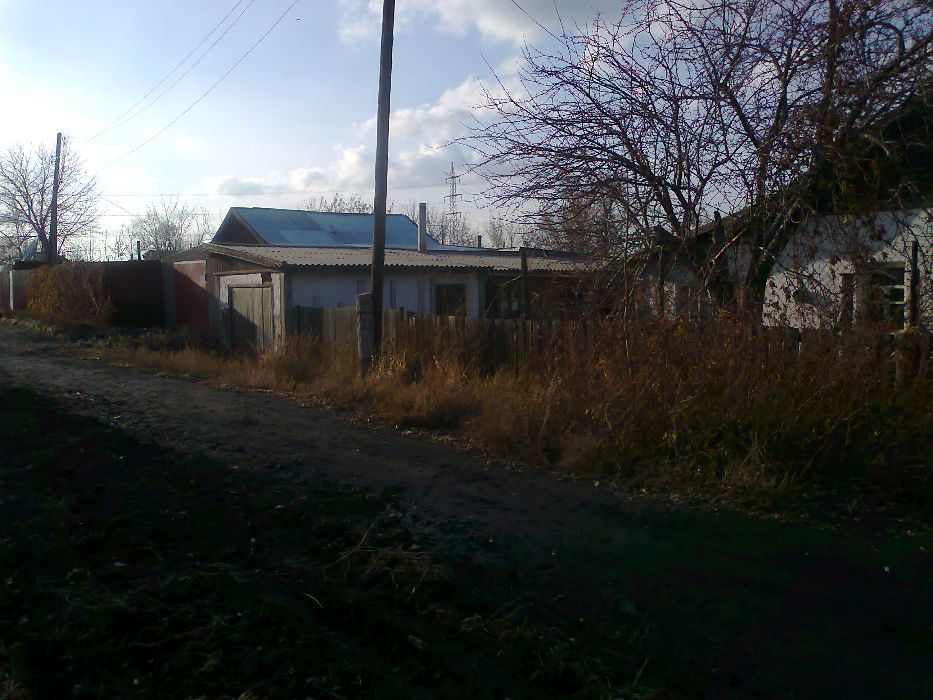 Продаю  дом в районе ,ЖБИ ул Некрасова 3,15сот уч.,,КАП.САРАЙ 90 кв м2