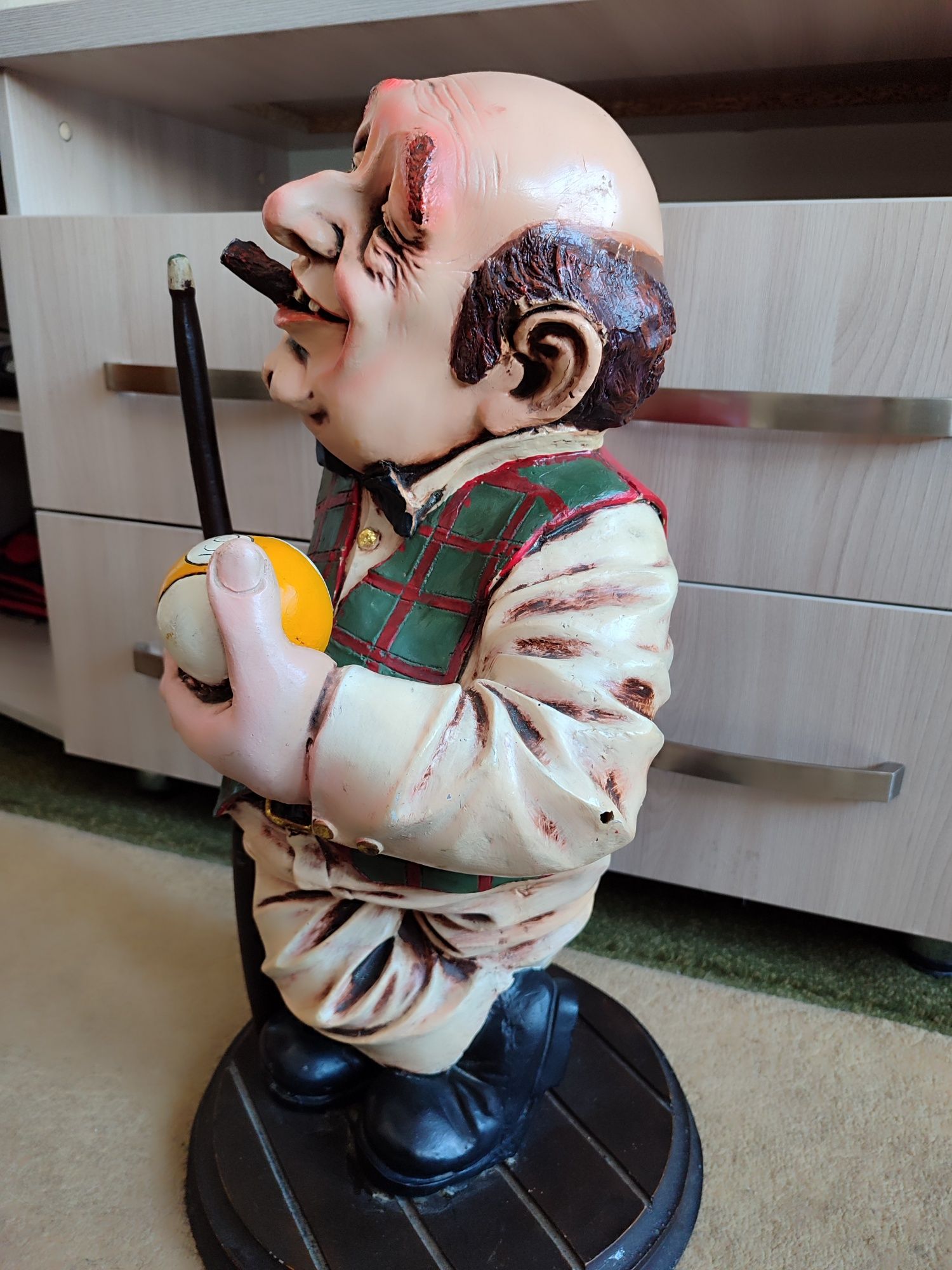 Подарок для игроков в бильярд. Статуэтка