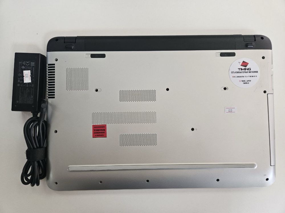 Офисный ноутбук HP Pavilion 17 - 17.3/Core i7-6500U/8GB/SSD 256GB/940M