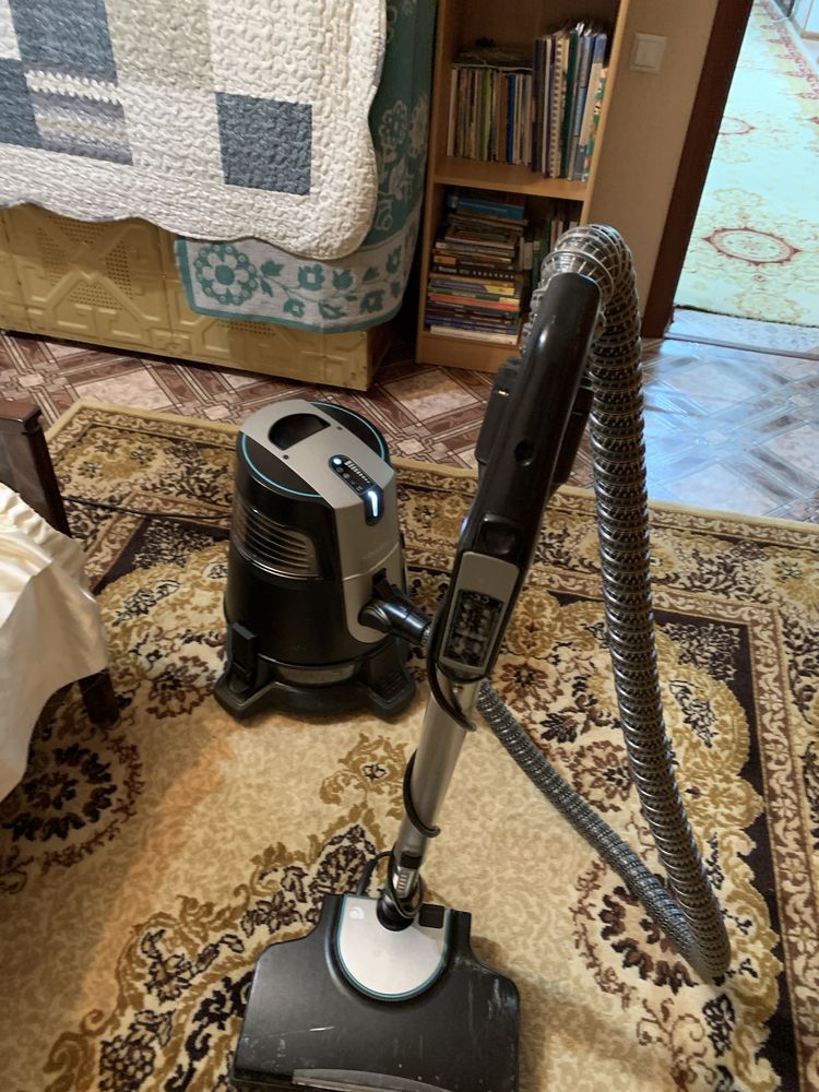 Продаю пылесос от roboclean в хорошем состояний, мощная.