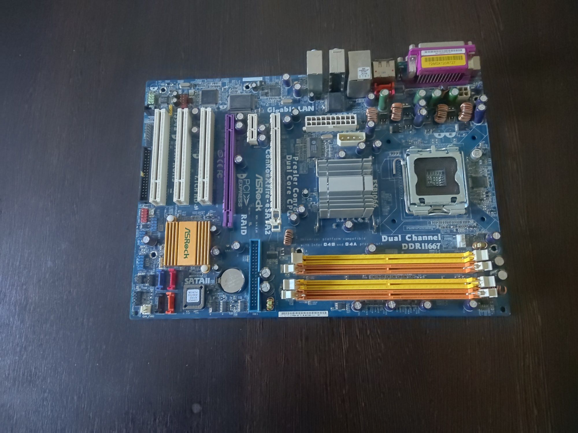 Материнская плата ASRock 4Core1333-ESATA2 читайте описание