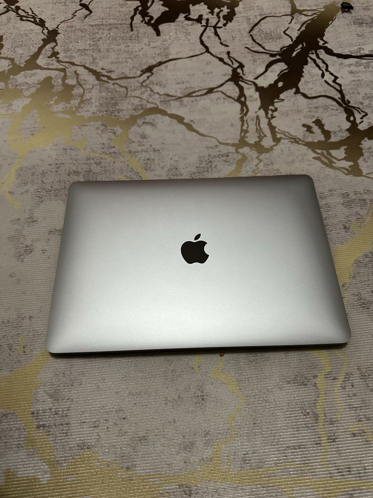 MacBook Air  (Apple M1)