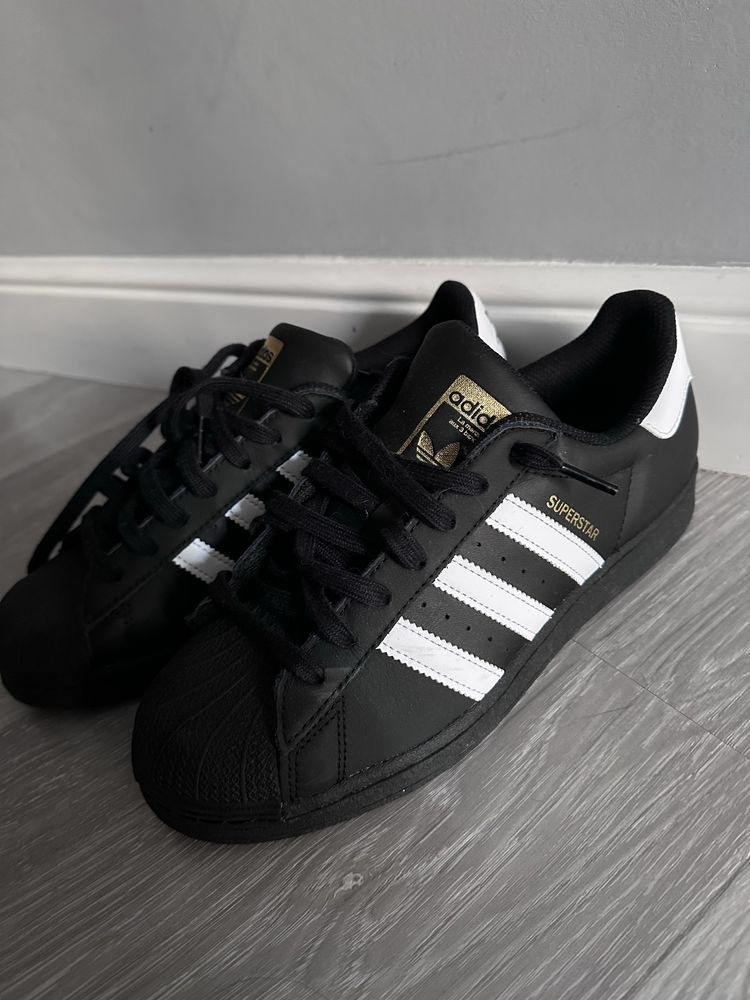 Adidas Superstar