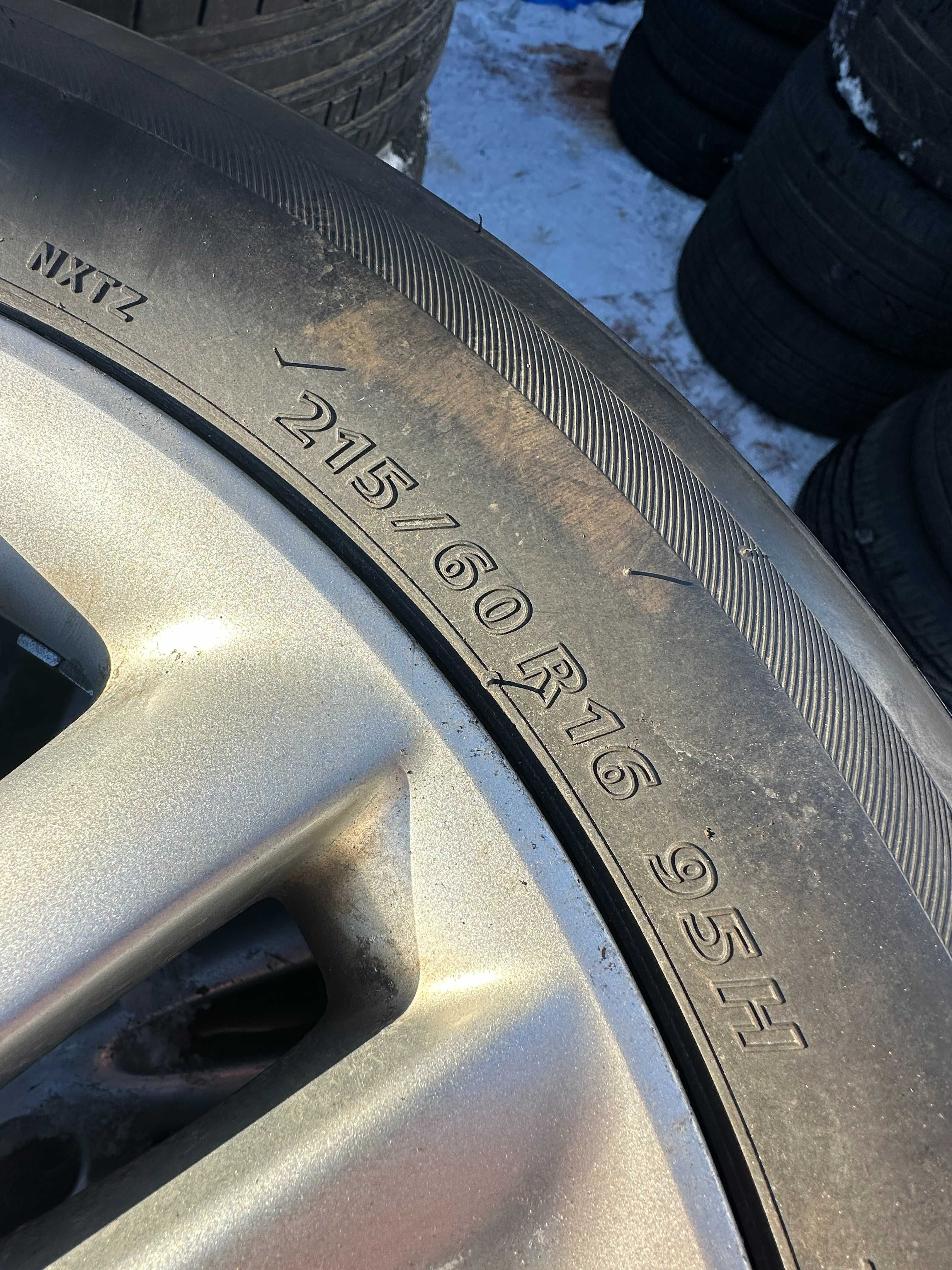 Диски с резиной на Toyota Crown, Bridgestone 215/60 R16 из Японии