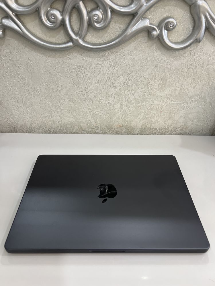 Ноутбук Apple MacBook Pro 14 chip M4 pro 14.2 /24 Гб/SSD 512 Гб/macOS