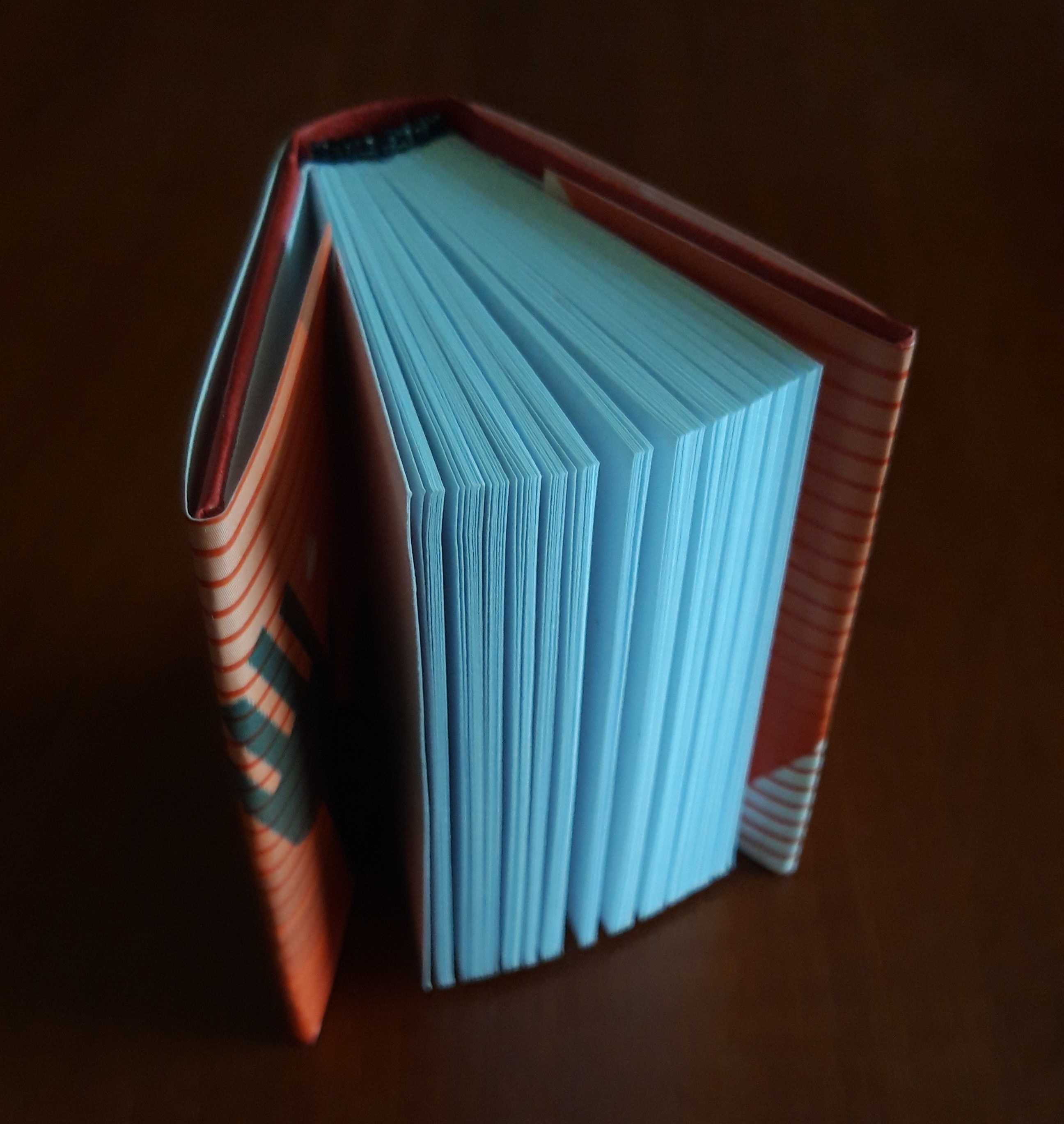Владимир Маяковский, сборник стихотворений. Книга-миниатюра