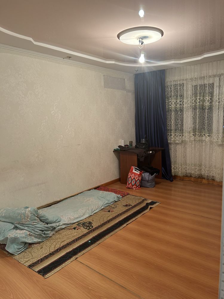 Продам 3-х комнатную кв , на 2 этаже в центре города.