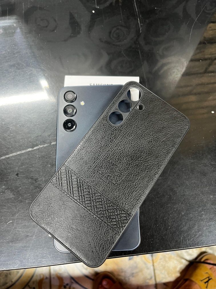 Продам срочно телефон Samsung A16 256