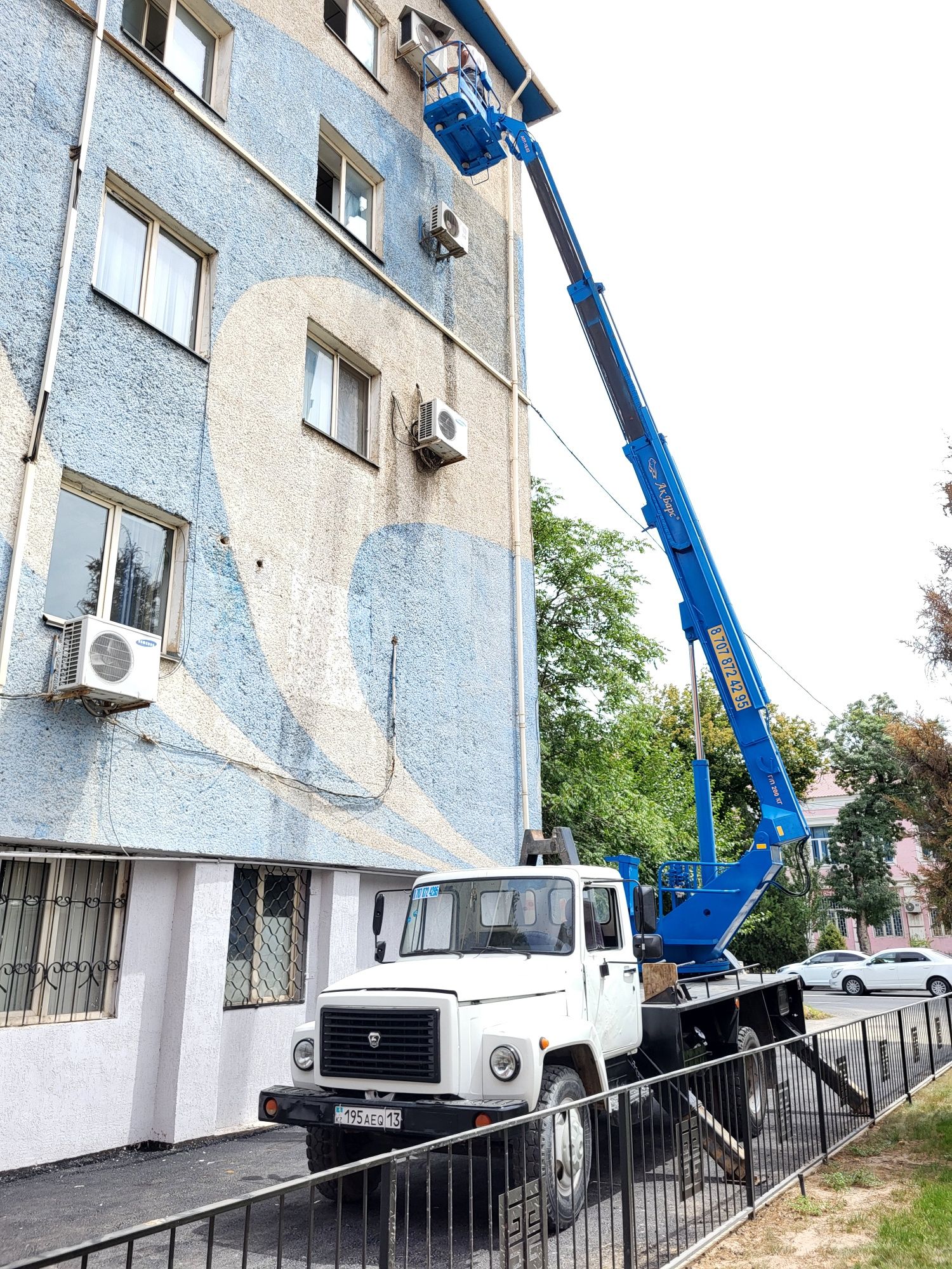 Автовышка услуга 23 люлка павортный