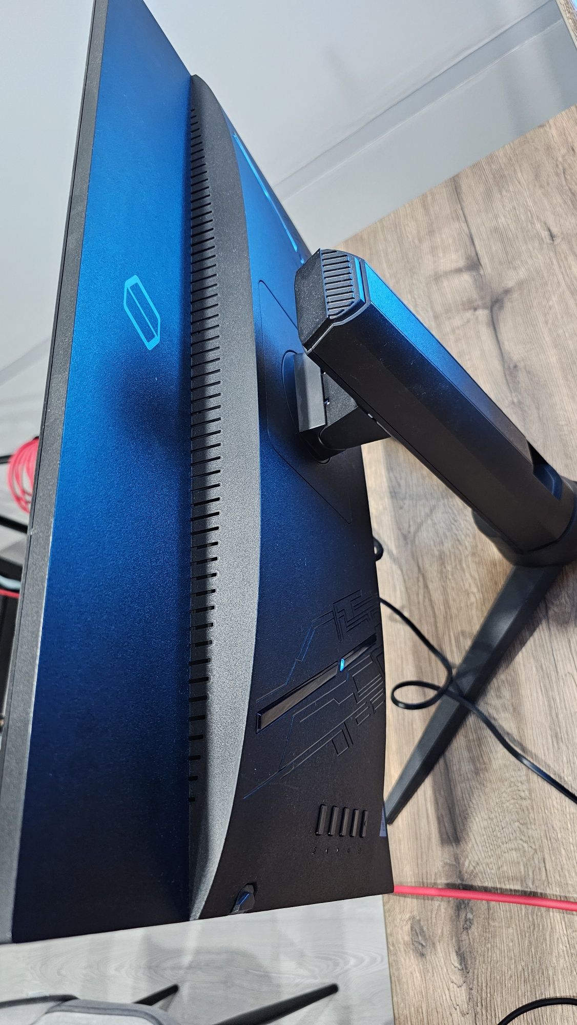 Игровой монитор 24" Samsung Odyssey G3