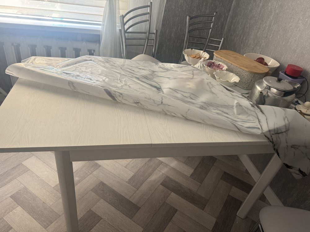 Продаётся стол..