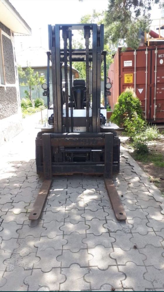 В продаже вилочный погрузчик