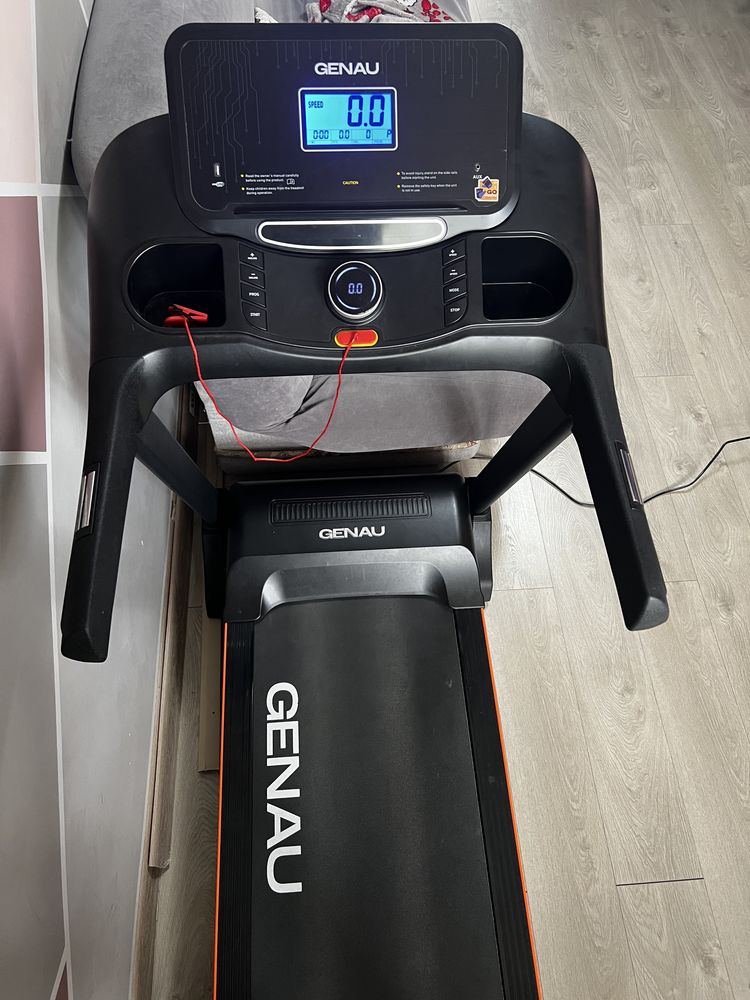 Беговая дорожка Genau Everest D900SN Pro