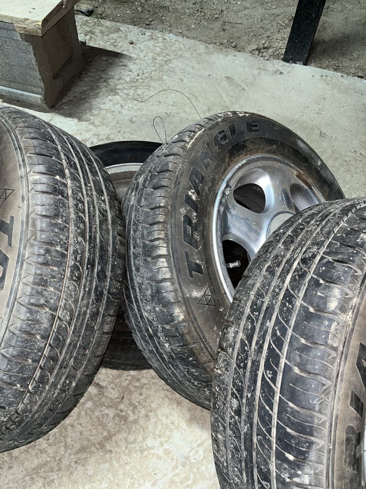 Шины покрышки с дисками 185/70/r14 4 шт