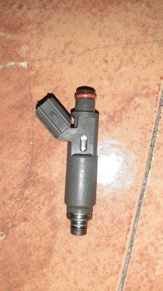 Форсунка топливная Toyota 23250-0H010