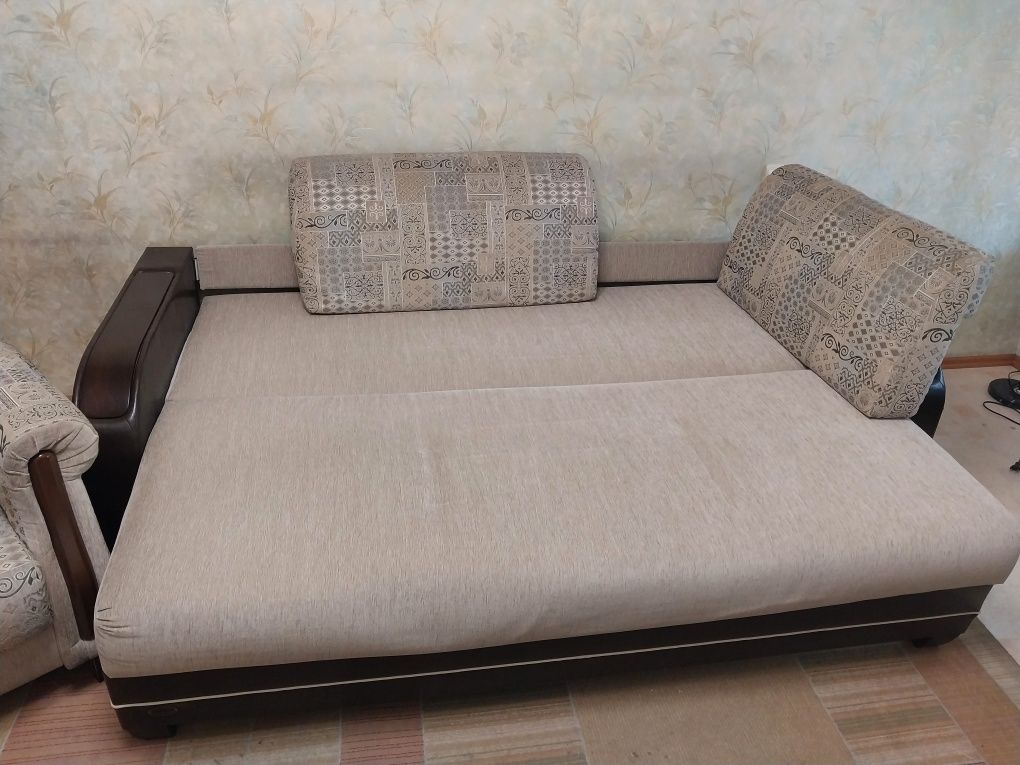 Диван Раскладной продаётся